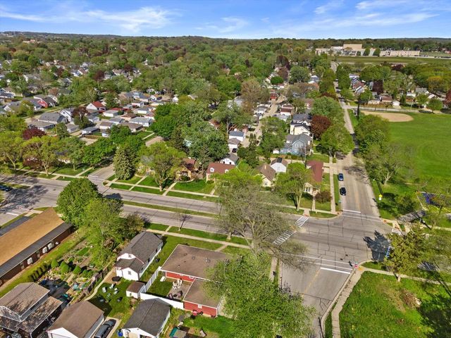 916 Grand AVENUE, Waukesha, WI 53186