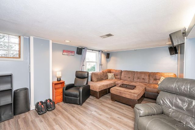 3847 Maywood Court, Cincinnati, OH 45211