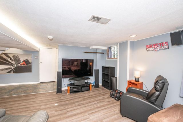 3847 Maywood Court, Cincinnati, OH 45211