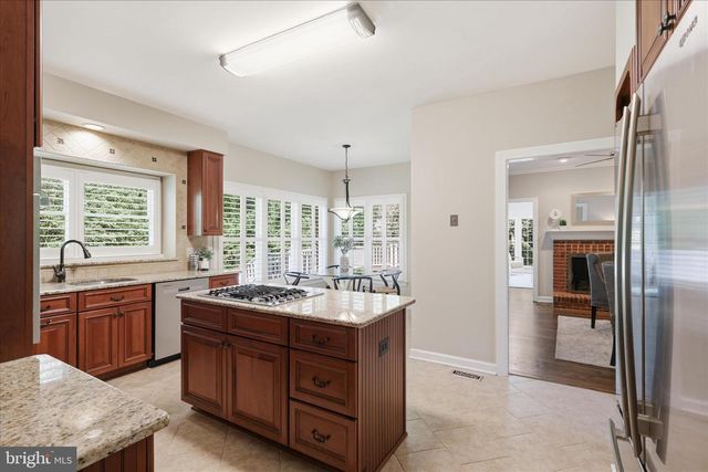 5014 GLEN PARK RD, Annandale, VA 22003