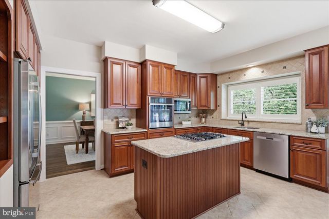 5014 GLEN PARK RD, Annandale, VA 22003