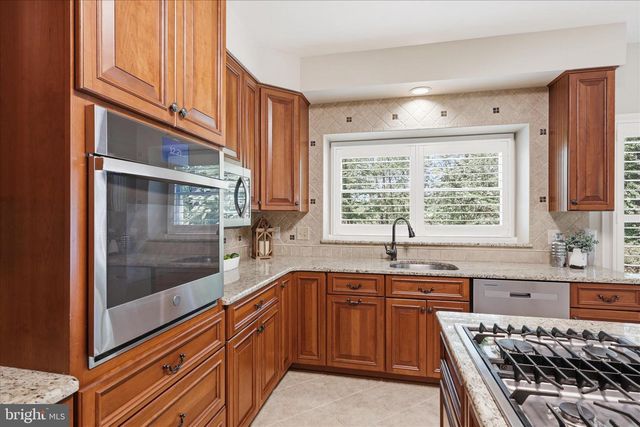 5014 GLEN PARK RD, Annandale, VA 22003