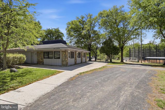 5014 GLEN PARK RD, Annandale, VA 22003