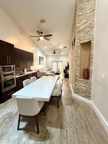 1242 NE 32nd Ave, Homestead, FL 33033
