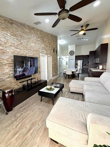 1242 NE 32nd Ave, Homestead, FL 33033
