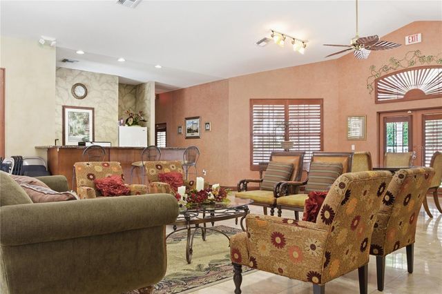 12055 GANDY BOULEVARD N 243, St Petersburg, FL 33702