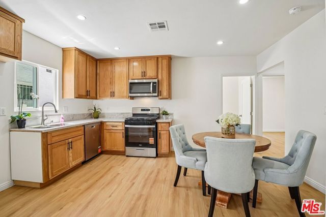 2541 Carmona Avenue, Los Angeles, CA 90016