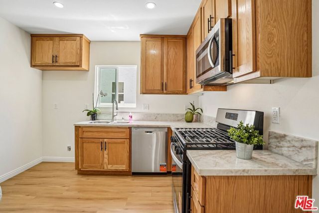 2541 Carmona Avenue, Los Angeles, CA 90016