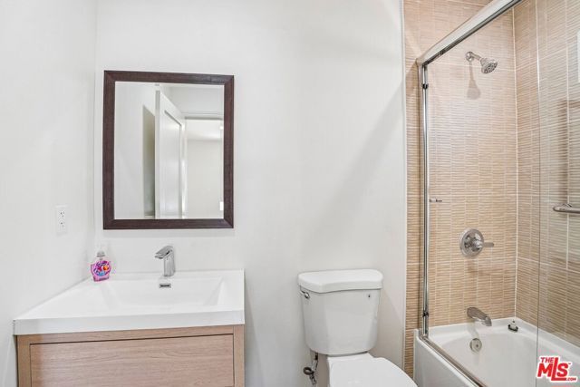 2541 Carmona Avenue, Los Angeles, CA 90016