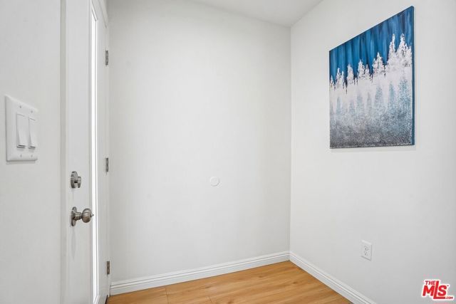 2541 Carmona Avenue, Los Angeles, CA 90016