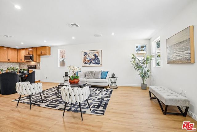 2541 Carmona Avenue, Los Angeles, CA 90016