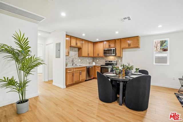 2541 Carmona Avenue, Los Angeles, CA 90016