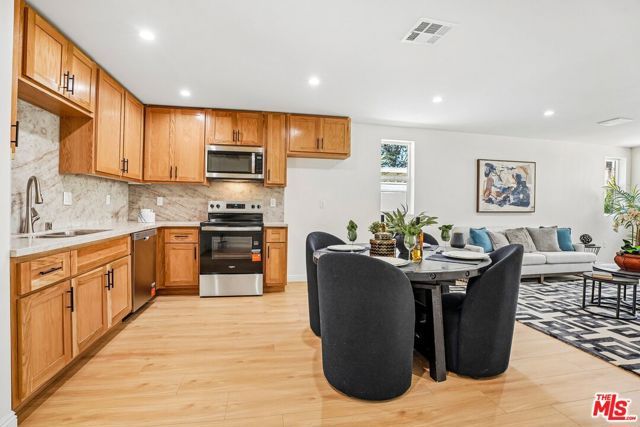 2541 Carmona Avenue, Los Angeles, CA 90016