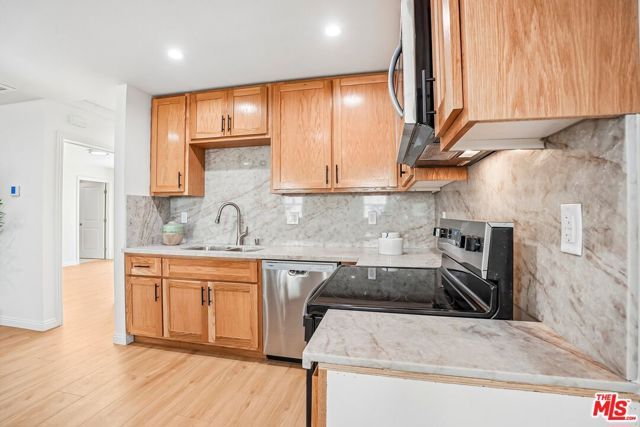 2541 Carmona Avenue, Los Angeles, CA 90016