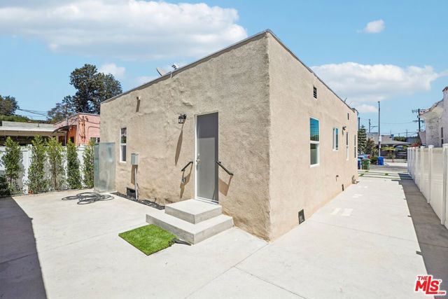2541 Carmona Avenue, Los Angeles, CA 90016