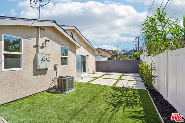 2541 Carmona Avenue, Los Angeles, CA 90016