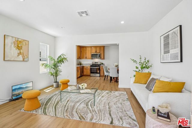 2541 Carmona Avenue, Los Angeles, CA 90016