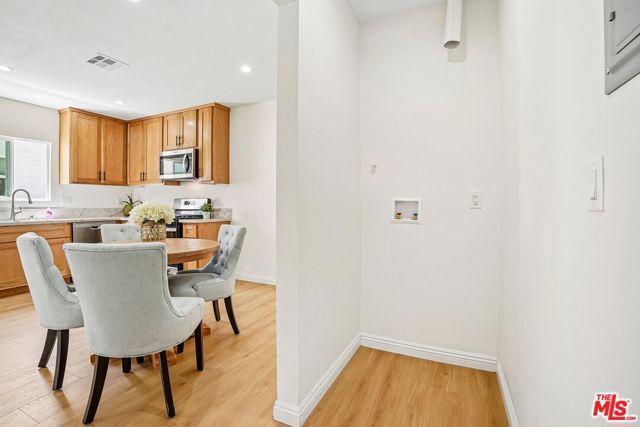 2541 Carmona Avenue, Los Angeles, CA 90016