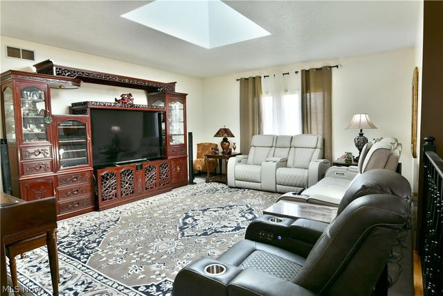 525 Sycamore Trail, Cortland, OH 44410