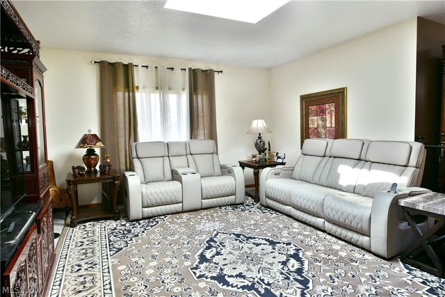 525 Sycamore Trail, Cortland, OH 44410