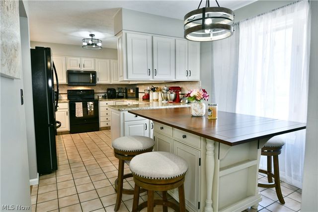 525 Sycamore Trail, Cortland, OH 44410