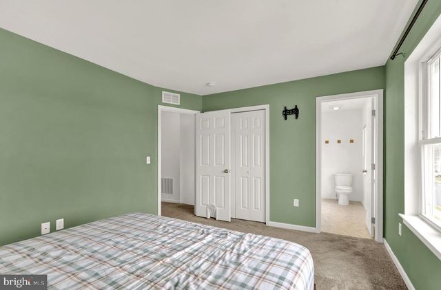 426 SMOKERING DR, Robesonia, PA 19551