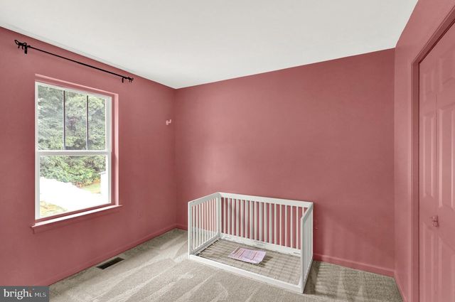 426 SMOKERING DR, Robesonia, PA 19551