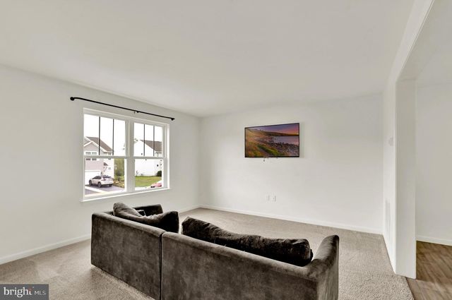426 SMOKERING DR, Robesonia, PA 19551
