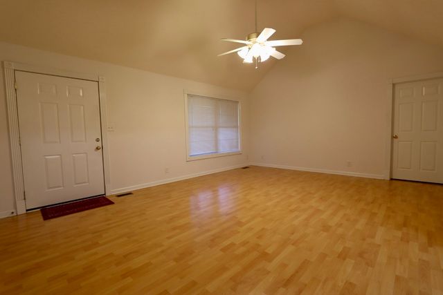 1462 Lock B Rd, S, Clarksville, TN 37040