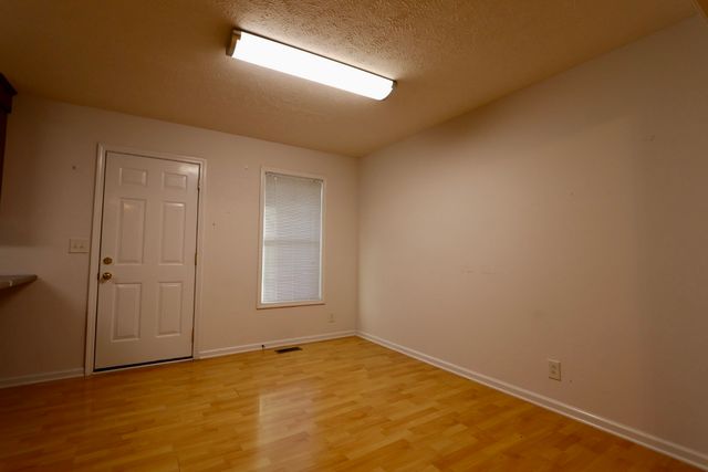 1462 Lock B Rd, S, Clarksville, TN 37040