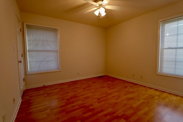 1462 Lock B Rd, S, Clarksville, TN 37040