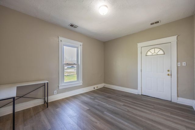 1059 Vine Street, Paris, KY 40361