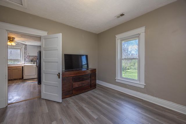 1059 Vine Street, Paris, KY 40361