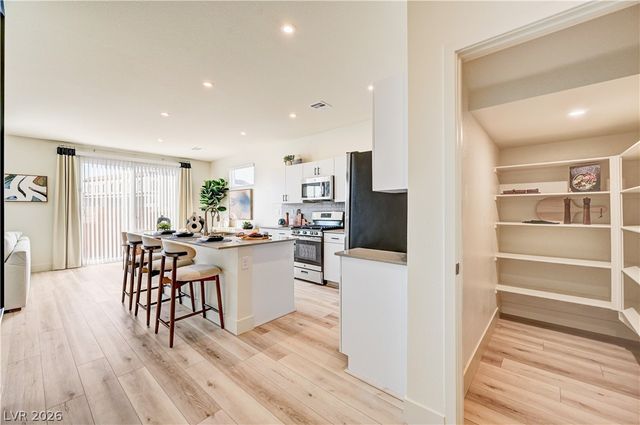 2484 Sidecar Drive, Las Vegas, NV 89121