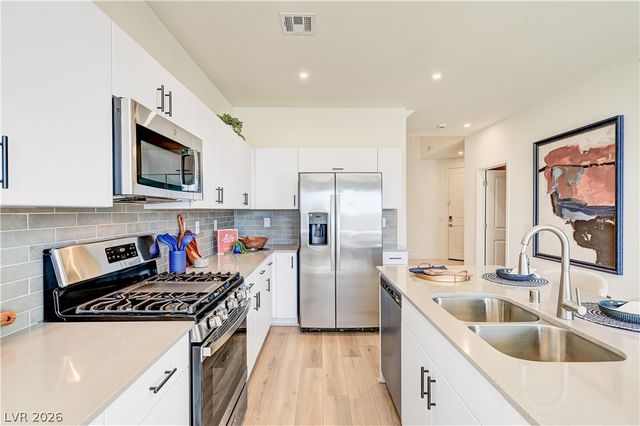 2484 Sidecar Drive, Las Vegas, NV 89121