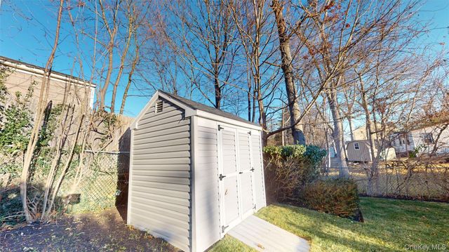 16 Highland Road, Rocky Point, NY 11778