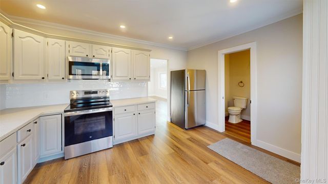 16 Highland Road, Rocky Point, NY 11778