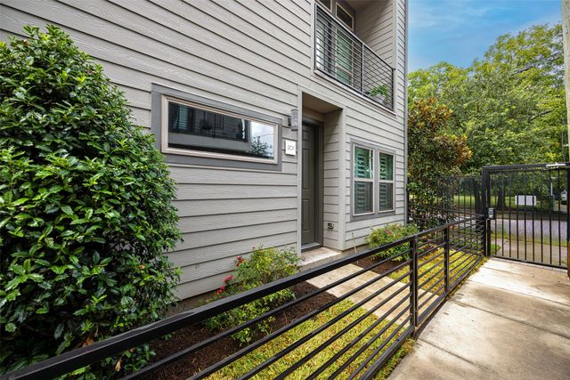 4226 Roseland Avenue 201, Dallas, TX 75204