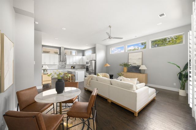 4226 Roseland Avenue 201, Dallas, TX 75204