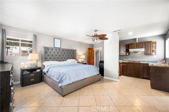 1808 S Van Ness Avenue, Santa Ana, CA 92707