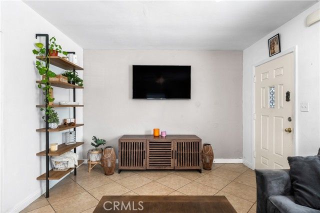 1808 S Van Ness Avenue, Santa Ana, CA 92707