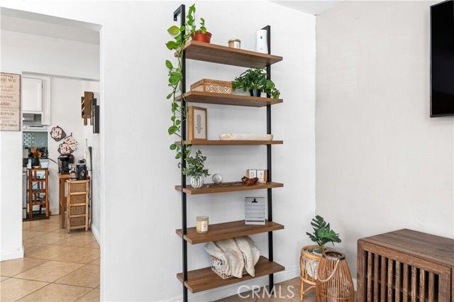 1808 S Van Ness Avenue, Santa Ana, CA 92707