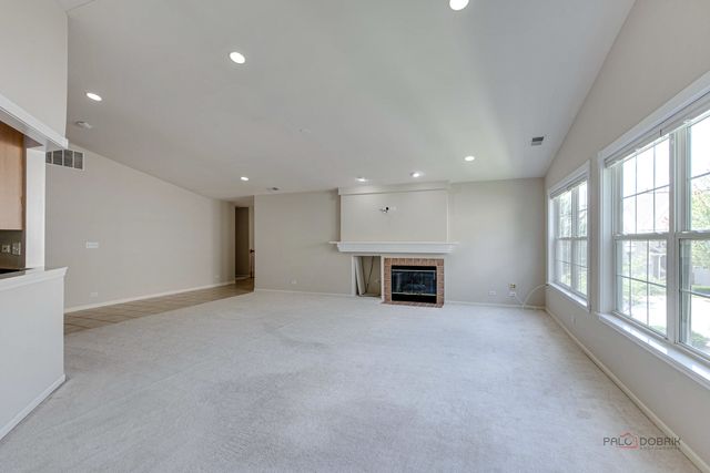 552 Saddlebrook Lane, Vernon Hills, IL 60061