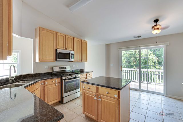 552 Saddlebrook Lane, Vernon Hills, IL 60061