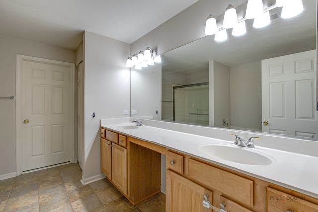 552 Saddlebrook Lane, Vernon Hills, IL 60061