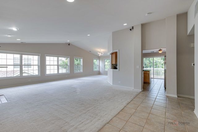 552 Saddlebrook Lane, Vernon Hills, IL 60061