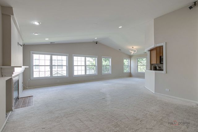 552 Saddlebrook Lane, Vernon Hills, IL 60061