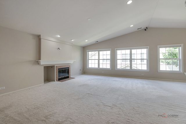 552 Saddlebrook Lane, Vernon Hills, IL 60061