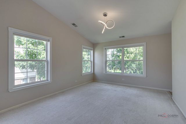 552 Saddlebrook Lane, Vernon Hills, IL 60061