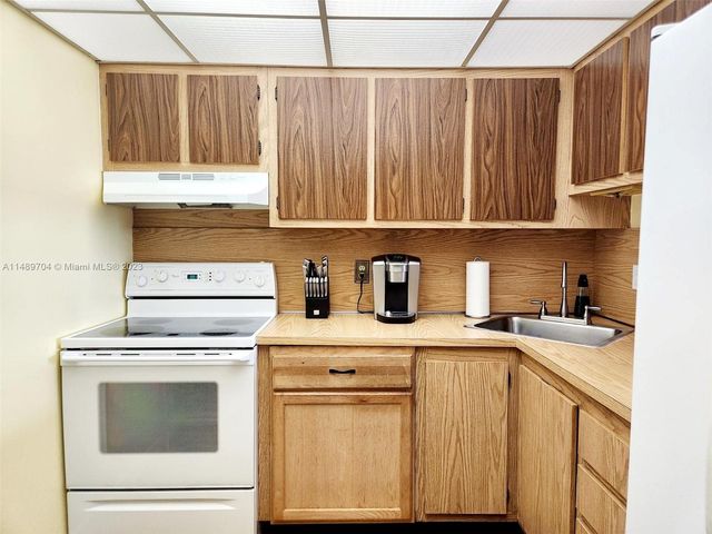 1470 NE 123rd Street A1010, North Miami, FL 33161